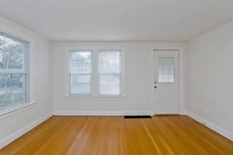 265 Ambrose St, Springfield, MA 01109 photo 16