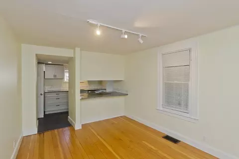 265 Ambrose St, Springfield, MA 01109 photo 17