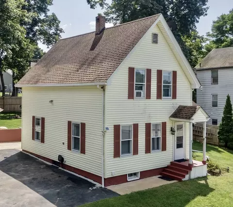 21 Pearl St, Spencer, MA 01562