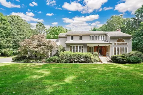 163 Chauncey Walker St, Belchertown, MA 01007