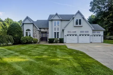 2 Cody Ln, Southwick, MA 01077
