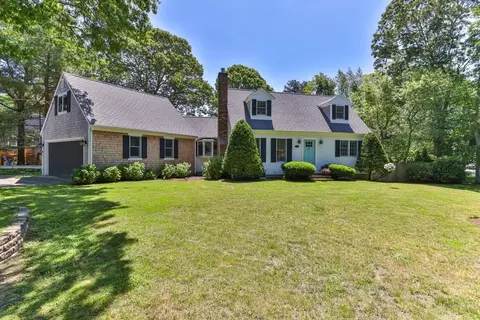 1 Flat Rock Way, Yarmouth, MA 02664