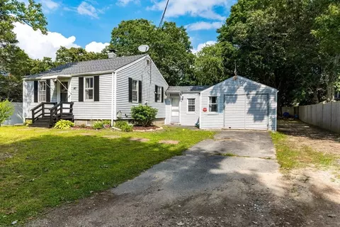 40 Wilson Ave, Bourne, MA 02532 photo 3