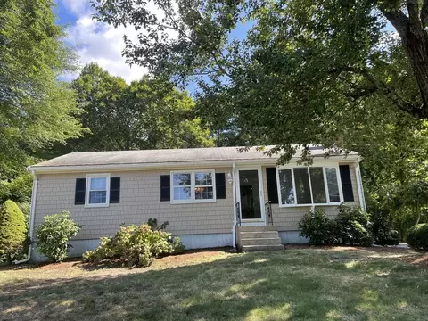 101 Cranberry Rd, Whitman, MA 02382
