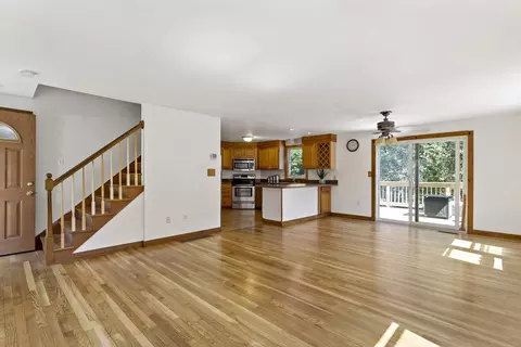 37 Hilltop Rd, Mashpee, MA 02649 photo 3