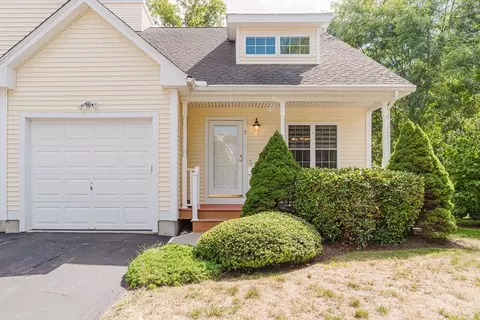 9 Sycamore Pl #9, Plainville, MA 02762