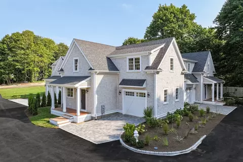 255 Old Main Rd #1A, Falmouth, MA 02556