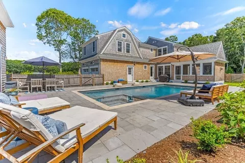 101 Warren St, Osterville, MA 02655