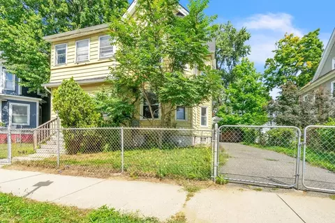 55 Mapledell St, Springfield, MA 01109 photo 3