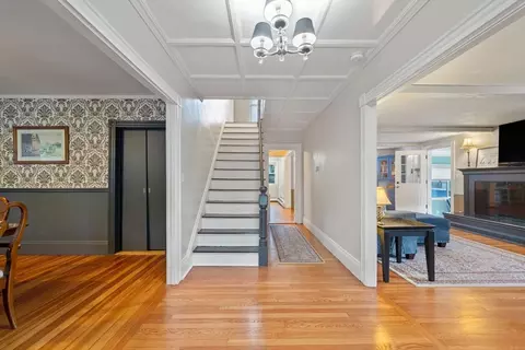 33 Cherry St, Plymouth, MA 02360
