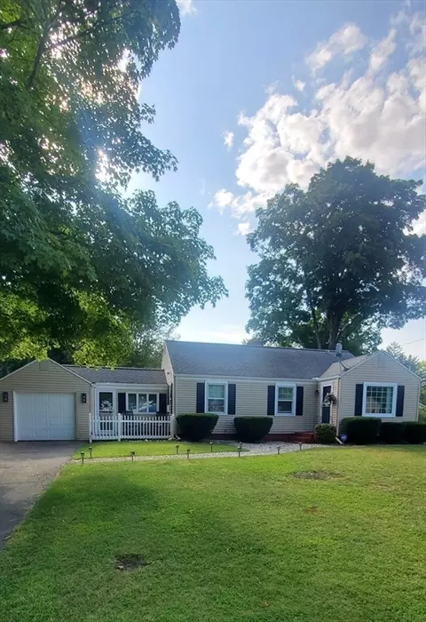 14 Brookside Cir, Springfield, MA 01129 photo 1