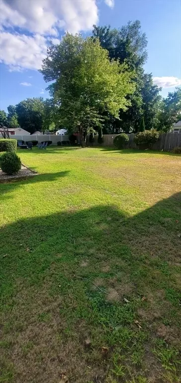 14 Brookside Cir, Springfield, MA 01129 photo 9