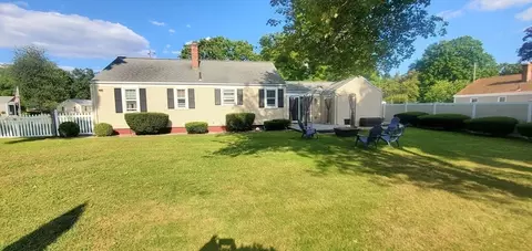 14 Brookside Cir, Springfield, MA 01129 photo 4
