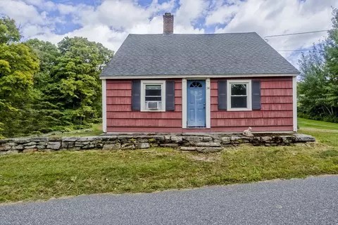 14 Shaw Rd, Wales, MA 01081