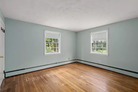 Bedroom - 62 Nelson Pl, Worcester, MA 01605 photo 4 of 5
