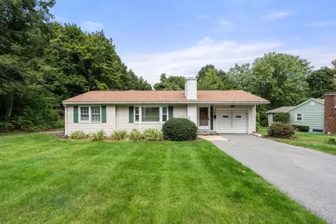 Exterior - 62 Nelson Pl, Worcester, MA 01605 photo 2 of 12