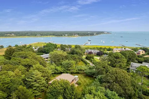 25 Down Harbor Rd, Edgartown, MA 02539