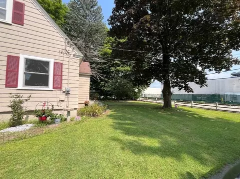18 Arnold, Worcester, MA 01607 photo 2