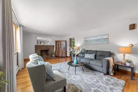 5 Maple St, Saugus, MA 01906 photo 2