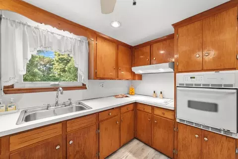 5 Maple St, Saugus, MA 01906 photo 6