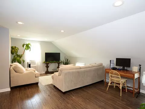 86 Cherry St, Fall River, MA 02720 photo 9