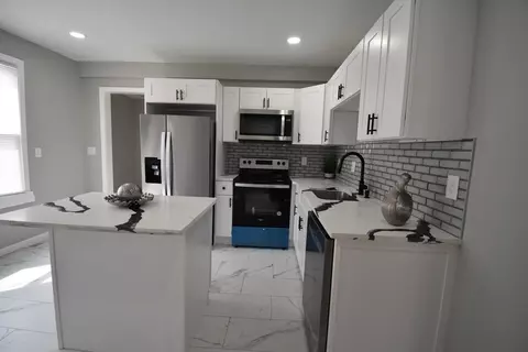34 Collins St, Springfield, MA 01109 photo 14