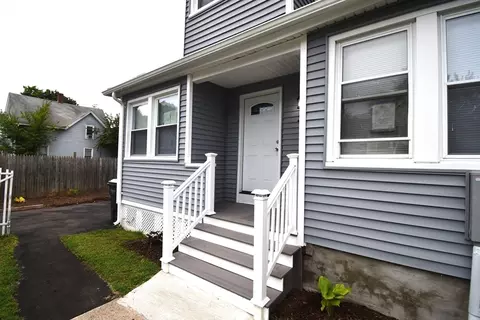 34 Collins St, Springfield, MA 01109 photo 4