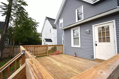 34 Collins St, Springfield, MA 01109 photo 9