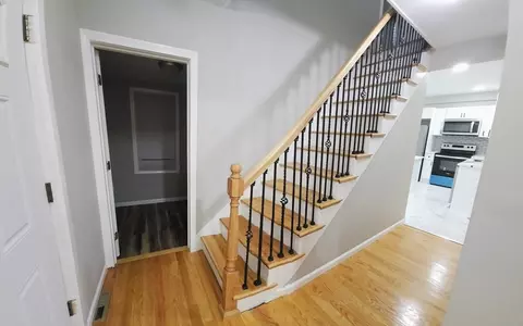 34 Collins St, Springfield, MA 01109 photo 11
