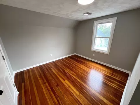 34 Collins St, Springfield, MA 01109 photo 32
