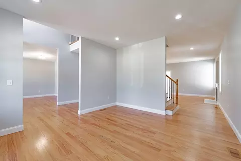 92 Crystalbrook Dr, Springfield, MA 01118 photo 8