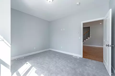 92 Crystalbrook Dr, Springfield, MA 01118 photo 28