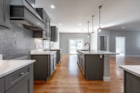 92 Crystalbrook Dr, Springfield, MA 01118 photo 9