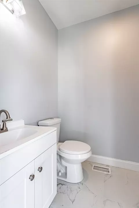 92 Crystalbrook Dr, Springfield, MA 01118 photo 20
