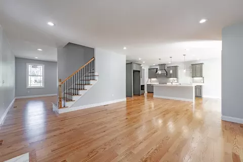 92 Crystalbrook Dr, Springfield, MA 01118 photo 18