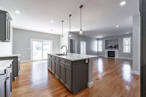 92 Crystalbrook Dr, Springfield, MA 01118 photo 10