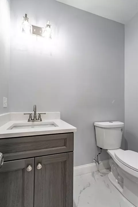 92 Crystalbrook Dr, Springfield, MA 01118 photo 16