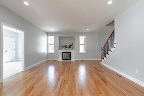 92 Crystalbrook Dr, Springfield, MA 01118 photo 17