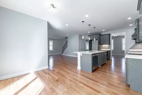 92 Crystalbrook Dr, Springfield, MA 01118 photo 13