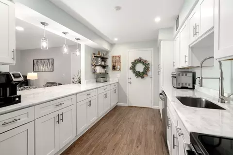 9 Rainbow Pond Dr #2, Walpole, MA 02081