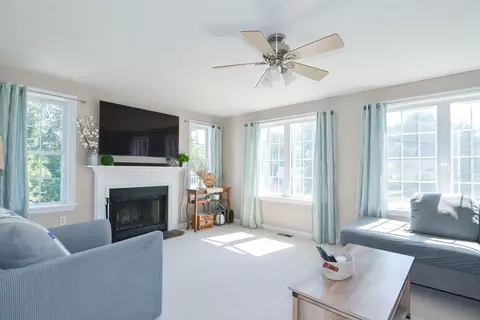 19 Grenier Ave, Webster, MA 01570 photo 4