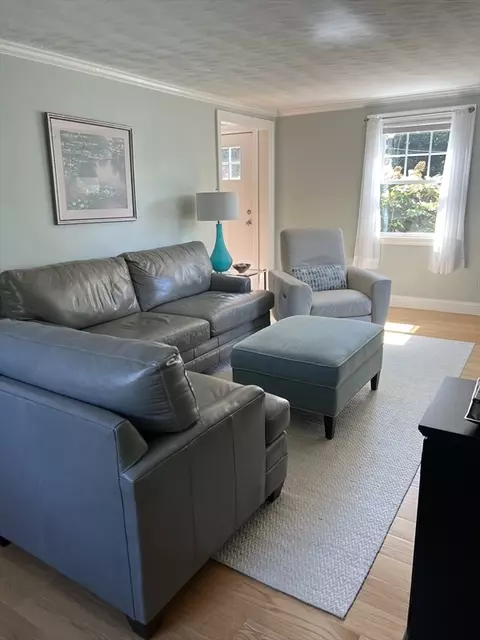 3 Hubbard St, Canton, MA 02021 photo 6
