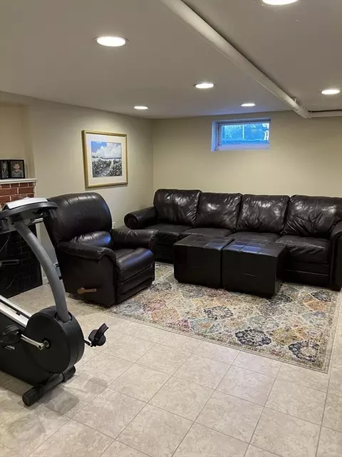 3 Hubbard St, Canton, MA 02021 photo 19