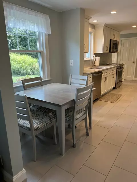 3 Hubbard St, Canton, MA 02021 photo 2
