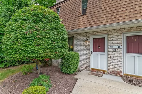 42 Granby Hts #42, Granby, MA 01033