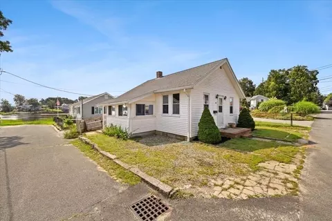 20 Pinehurst Dr, Wareham, MA 02571 photo 4