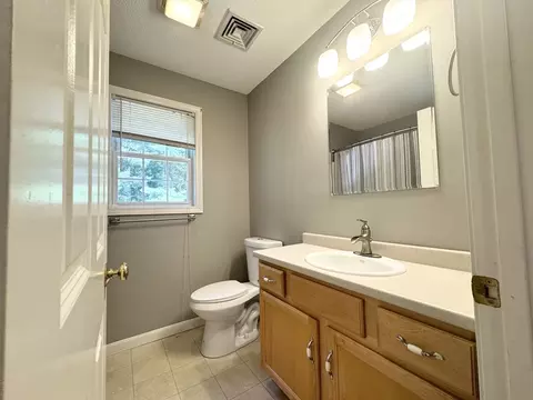 28 Cara Ln, Springfield, MA 01118 photo 12