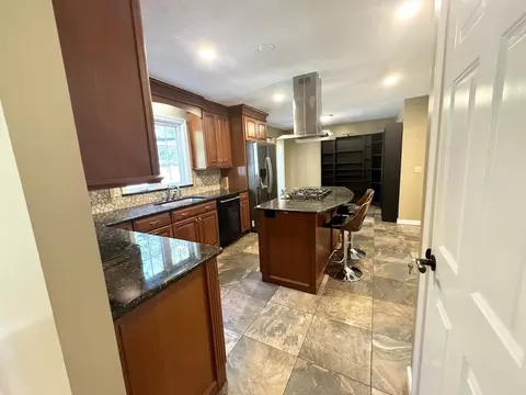 28 Cara Ln, Springfield, MA 01118 photo 9