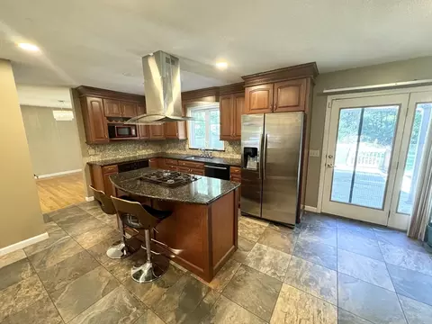 28 Cara Ln, Springfield, MA 01118 photo 8