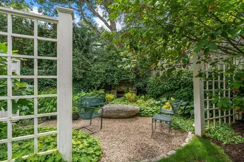 Exterior - 6 Park Ave, Dover, MA 02030 photo 3 of 13